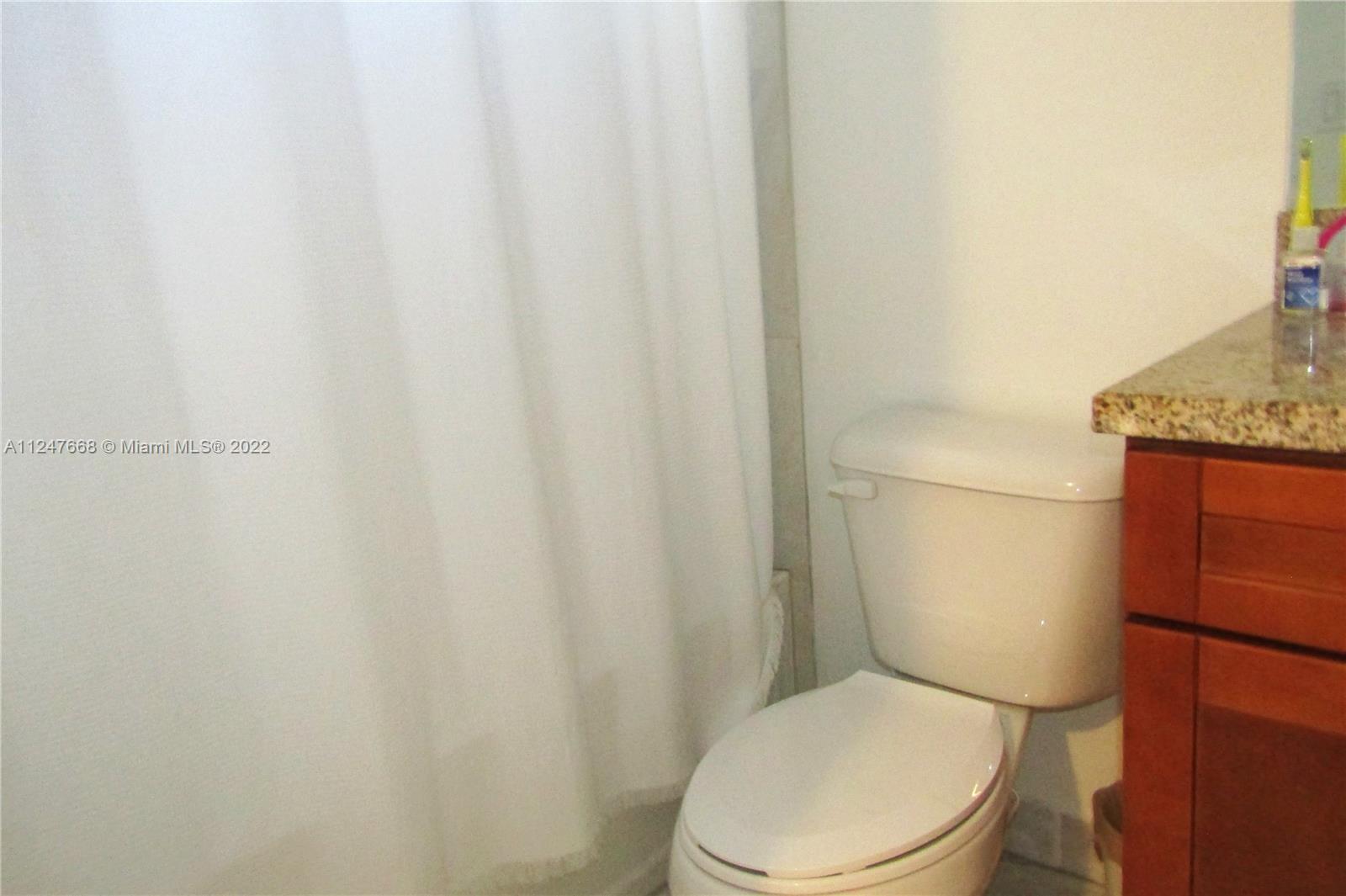 TROPICAL BREEZE TOWNHOUSE - Residential Lease