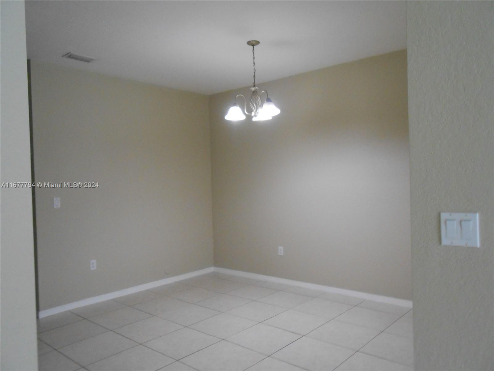 KENDALL BREEZE - Residential Lease