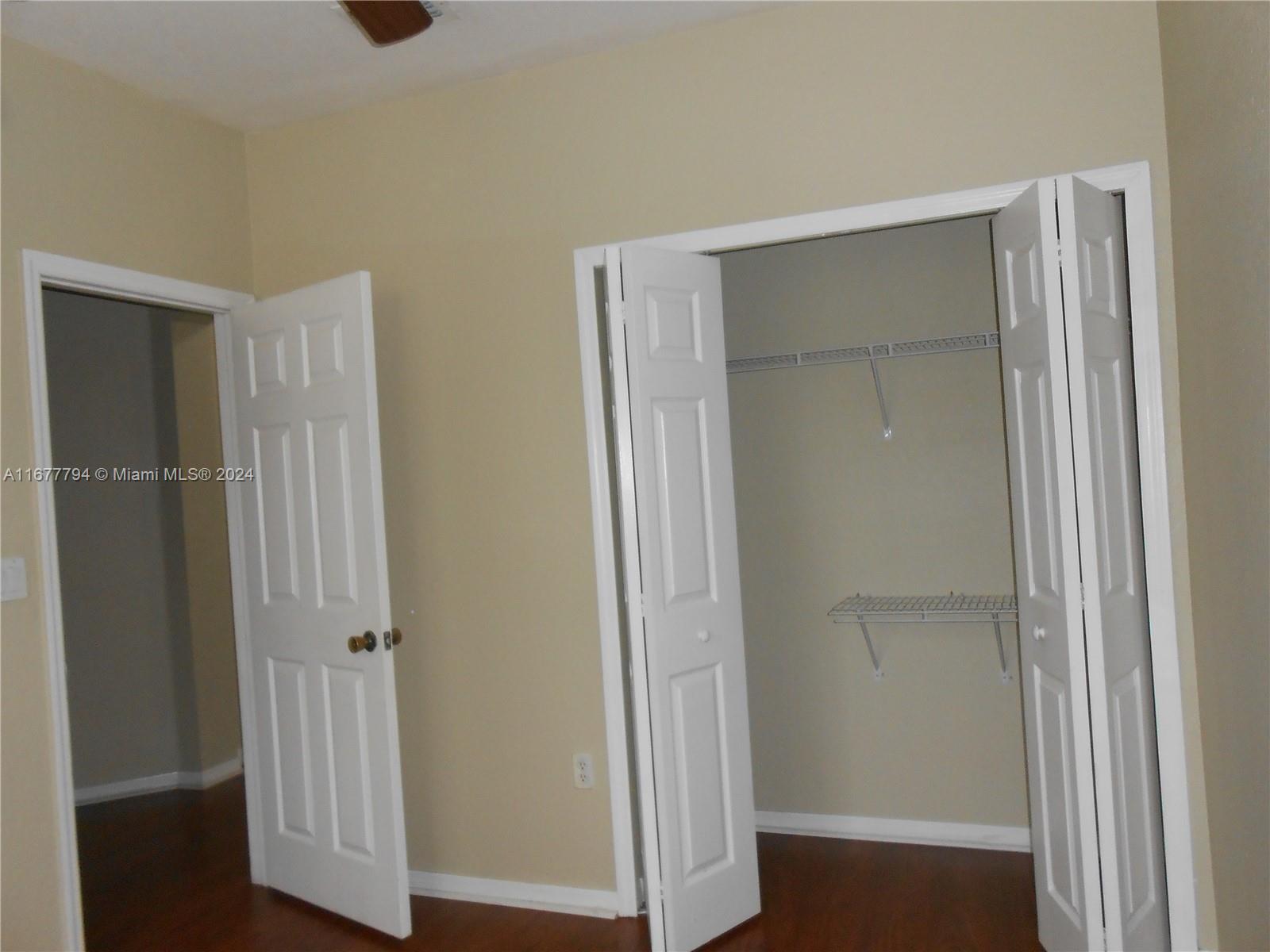 KENDALL BREEZE - Residential Lease