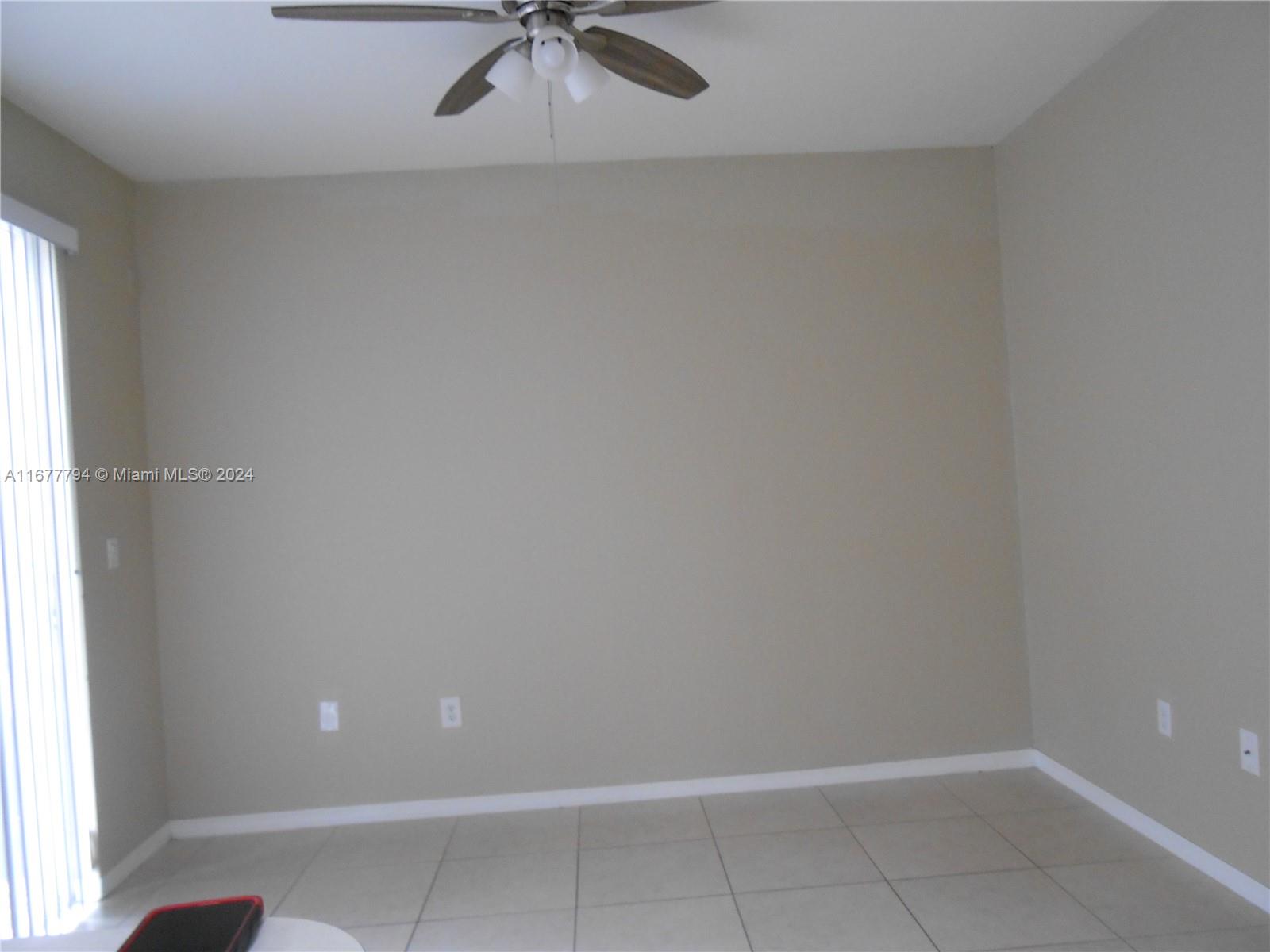 KENDALL BREEZE - Residential Lease