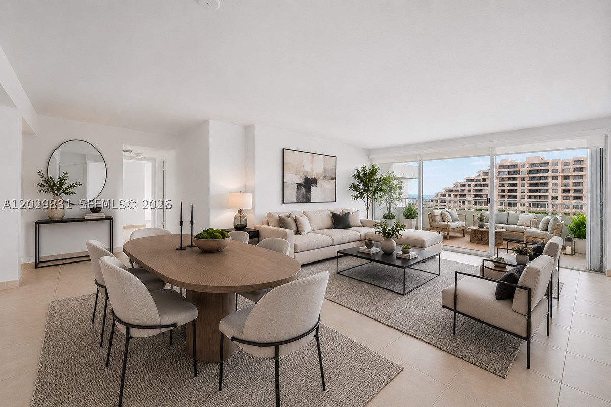 COMMODORE CLUB SOUTH COND - Residential