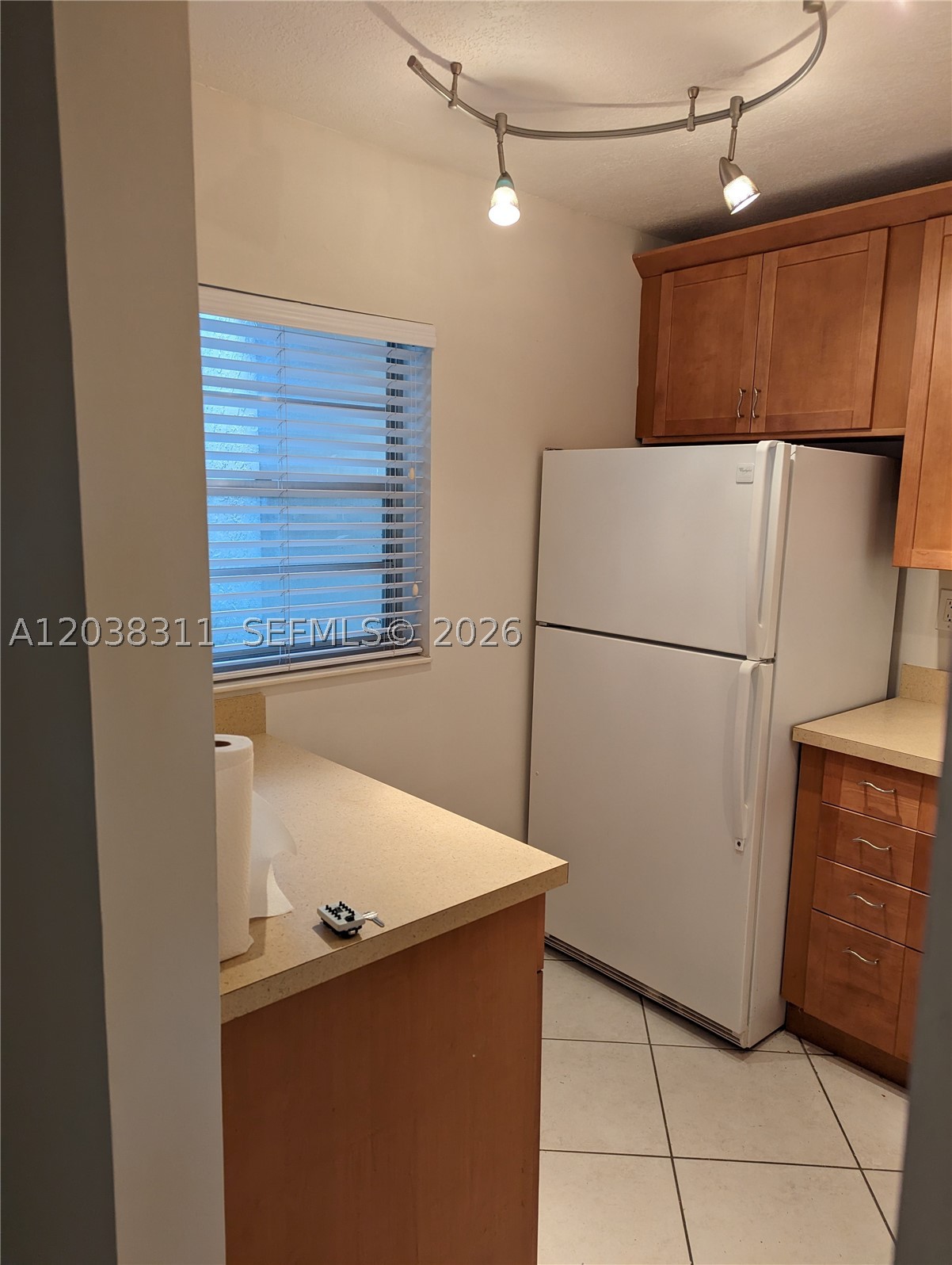 TANGERINE CONDOMINIUM SIX - Residential Lease