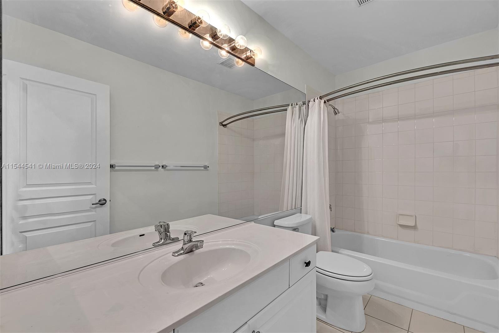ST ANDREWS GRAND CONDO - Residential
