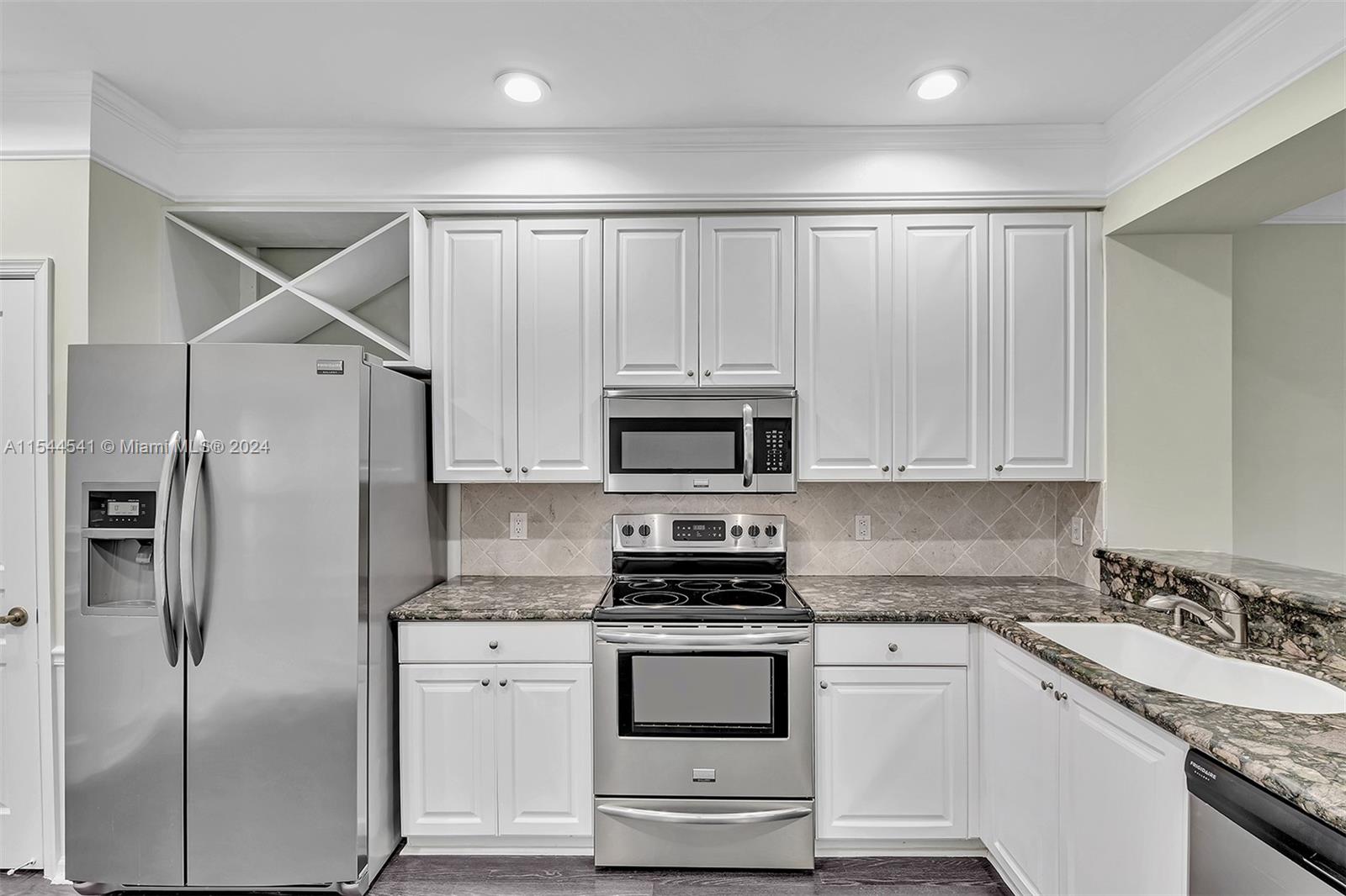 ST ANDREWS GRAND CONDO - Residential