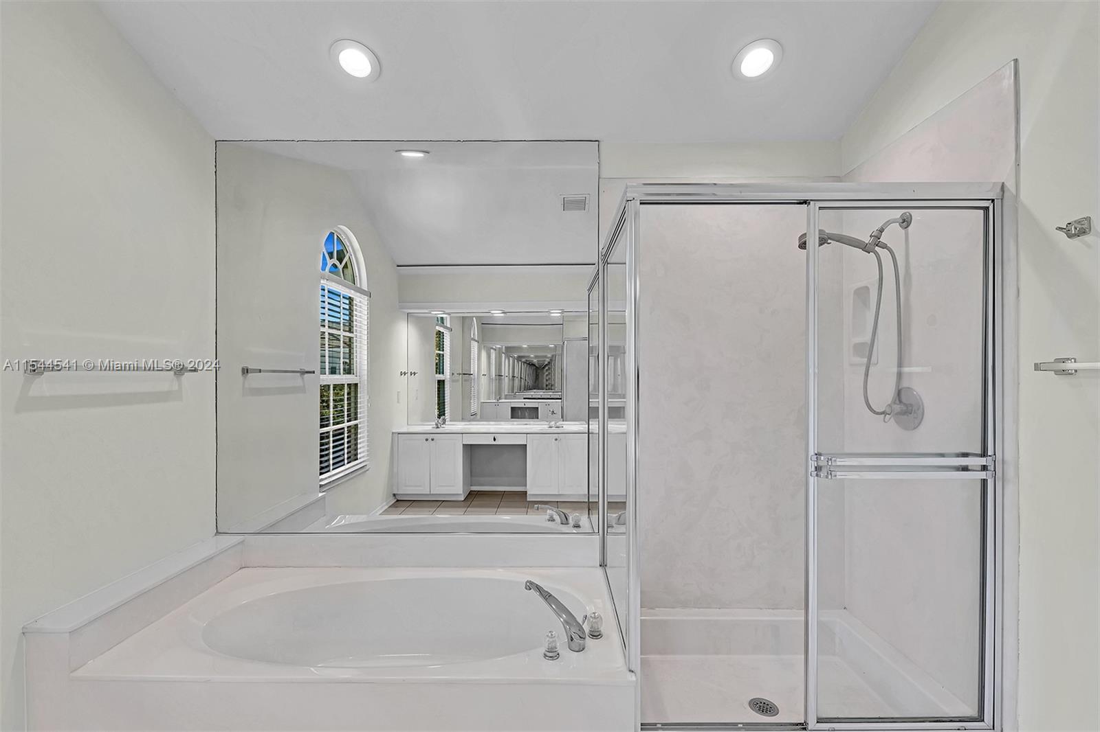 ST ANDREWS GRAND CONDO - Residential