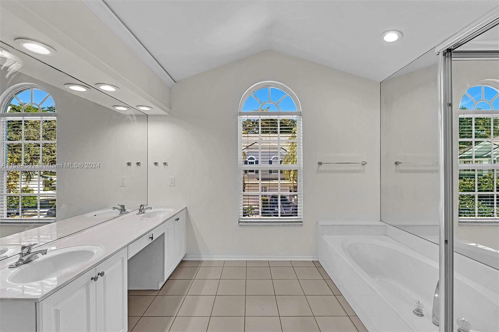 ST ANDREWS GRAND CONDO - Residential