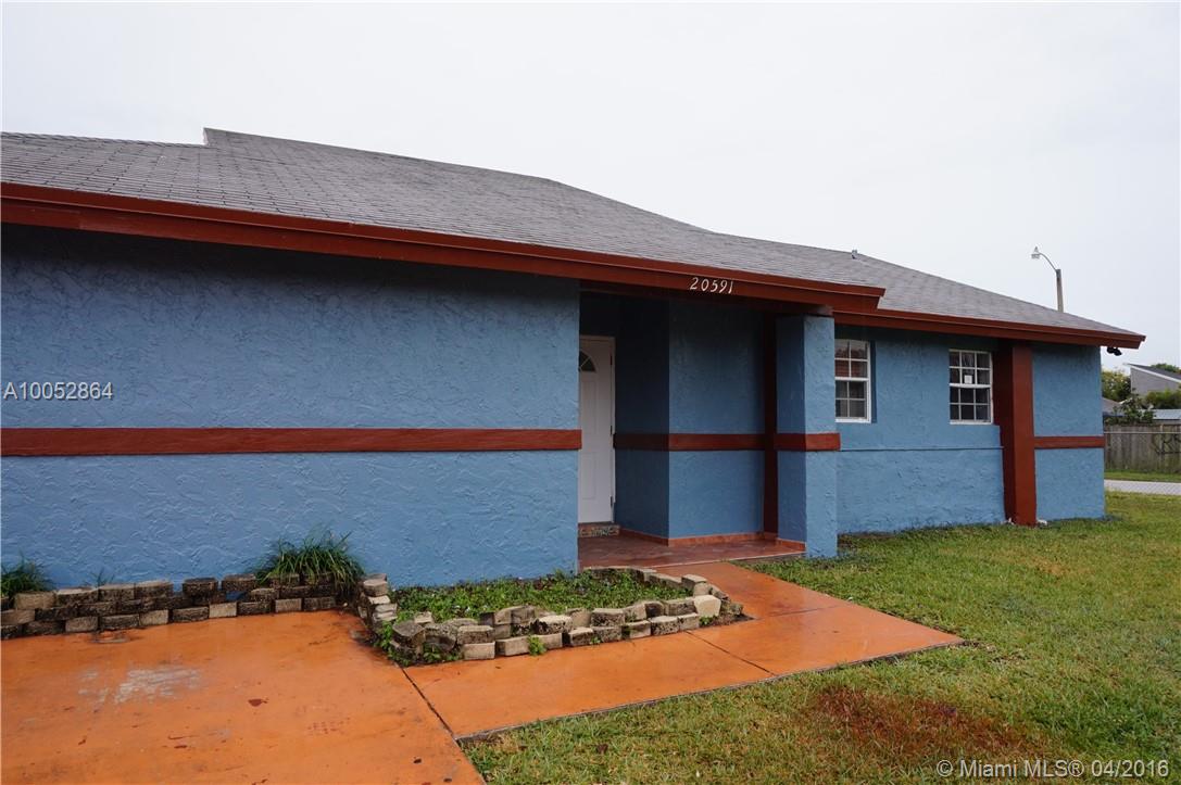 NICE ONE STORY 3/2 CORNER FENCED HOUSE IN OAK PARK, TILED TROUGHOUT WITH FAMILY AND DINING ROOM, FRESHLY PAINTED, BIG PATIO, GREAT PRICE, NO ASSOCIATION, CALL NOW, IT WILL NO LAST! PROPERTY AVAILABLE APRIL 1ST,2016.