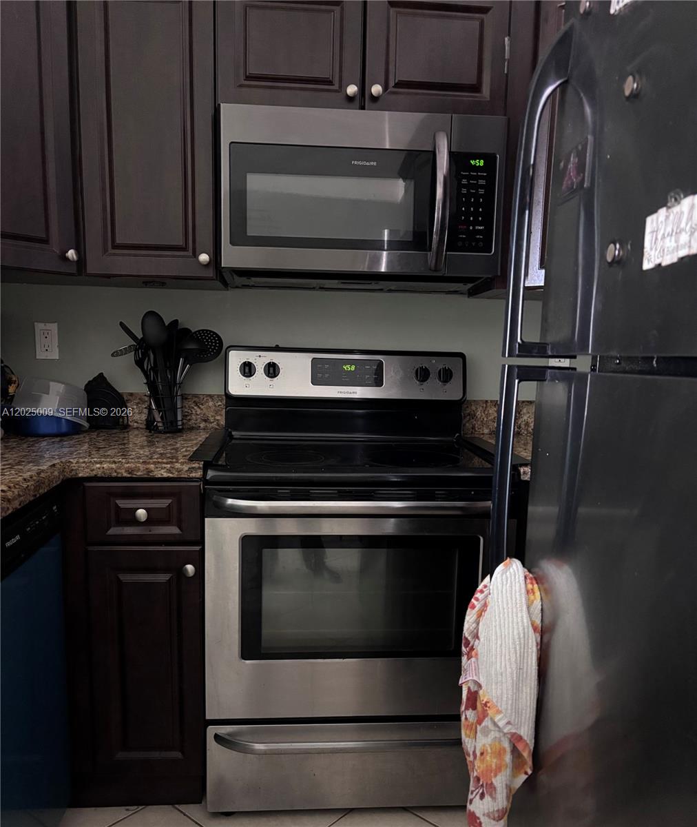 COCO PARC CONDO - Residential
