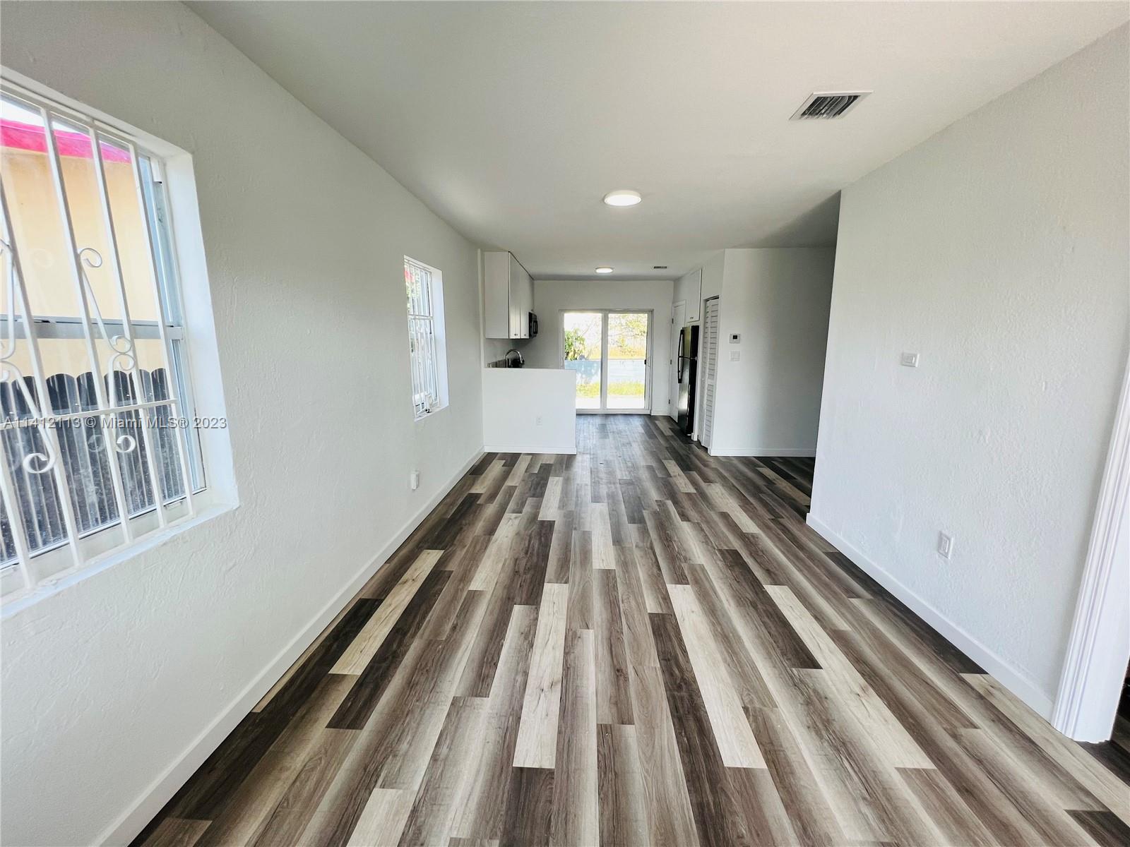 T L JOHNSON SUB IN SW1/4 - Residential Lease
