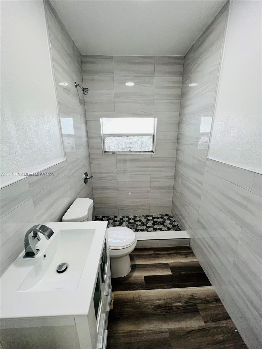 T L JOHNSON SUB IN SW1/4 - Residential Lease