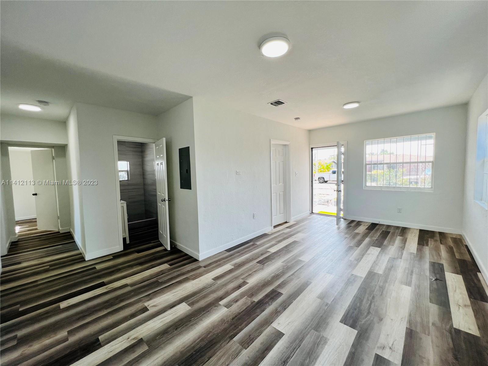 T L JOHNSON SUB IN SW1/4 - Residential Lease