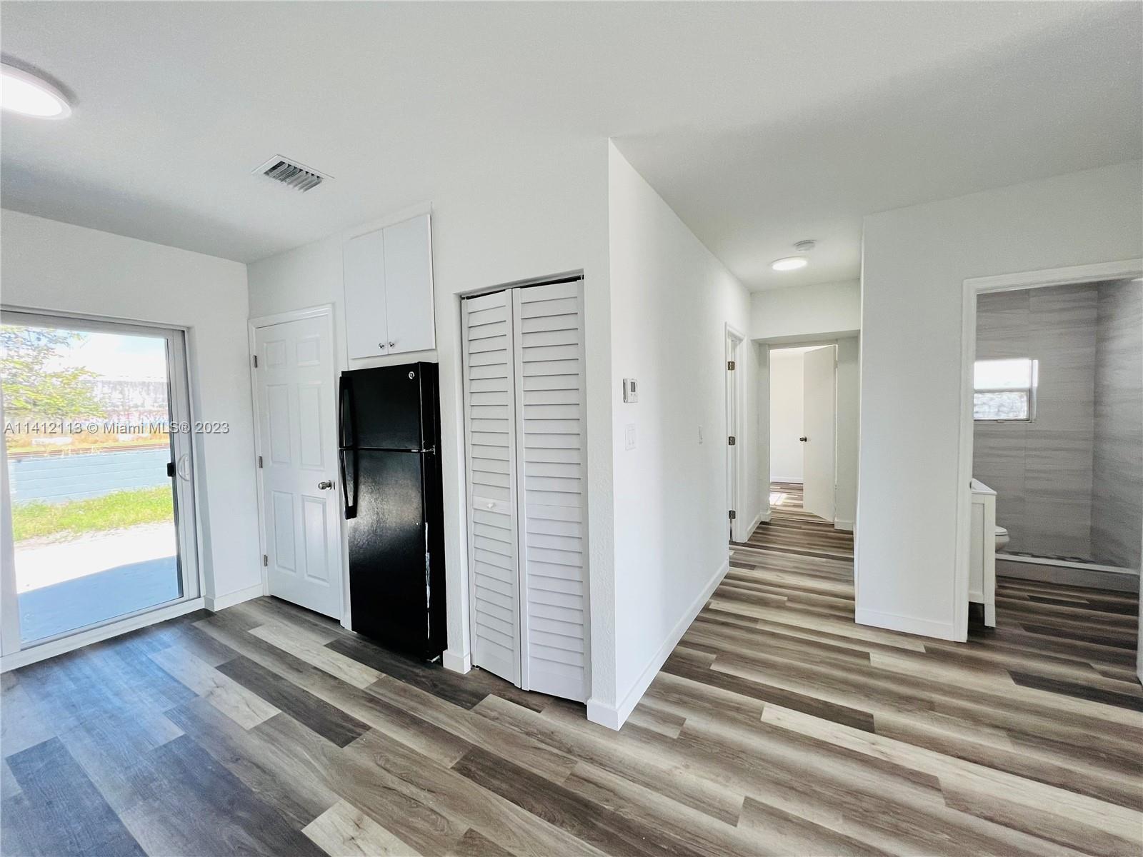 T L JOHNSON SUB IN SW1/4 - Residential Lease