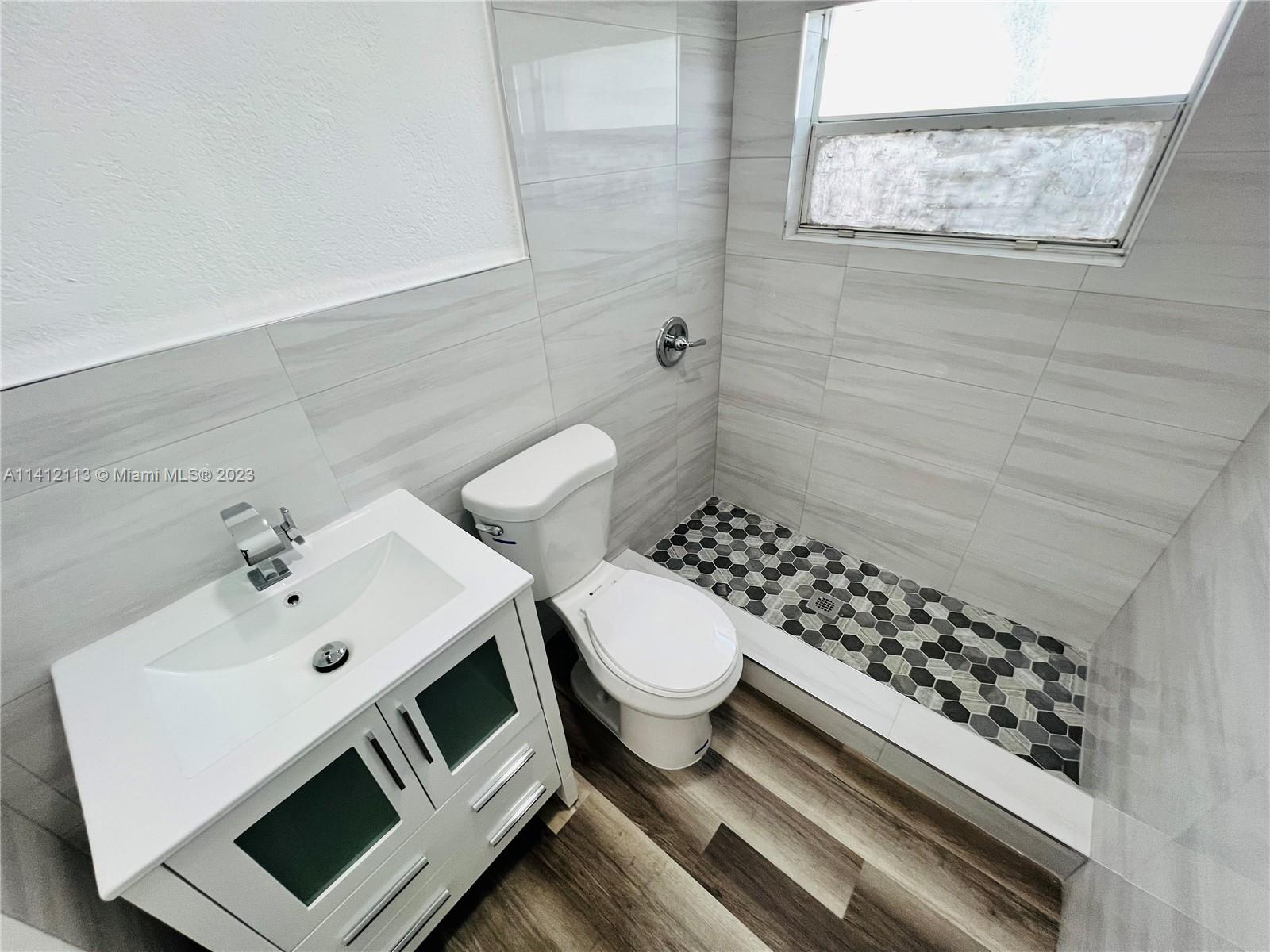 T L JOHNSON SUB IN SW1/4 - Residential Lease