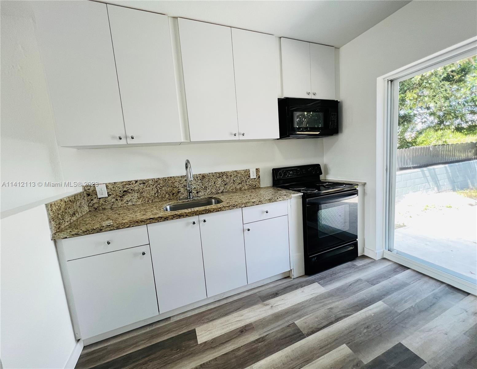 T L JOHNSON SUB IN SW1/4 - Residential Lease
