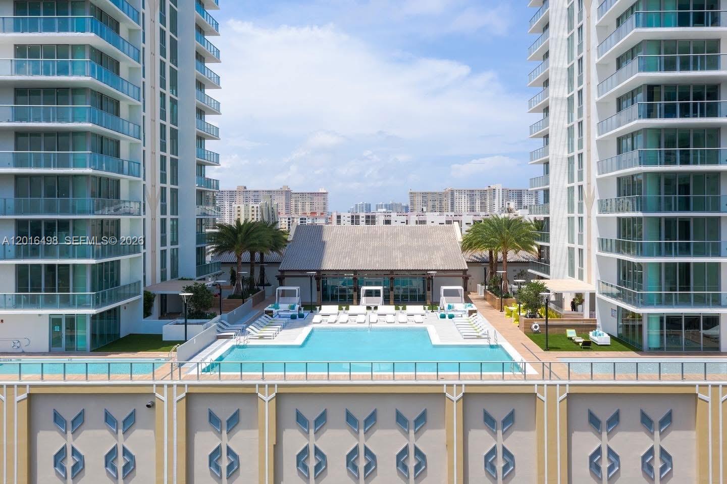 PARQUE TOWERS CONDO - Residential