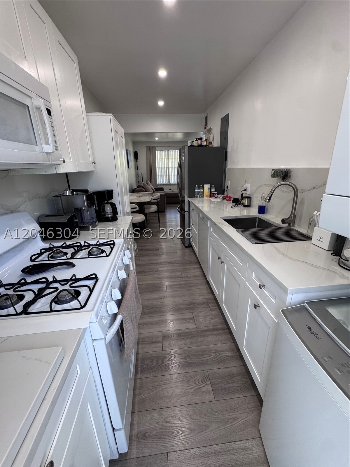 BAY VIEW CONDO - Residential