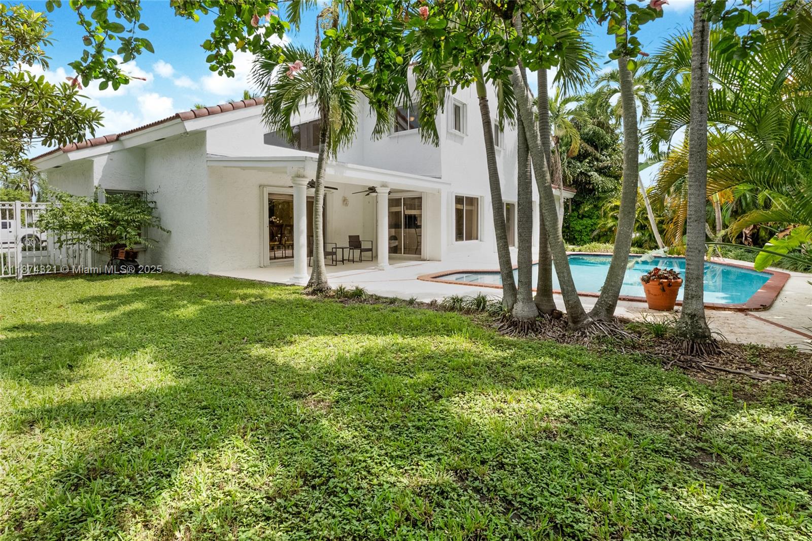 ARI SANDOR MANORS SUB - Residential