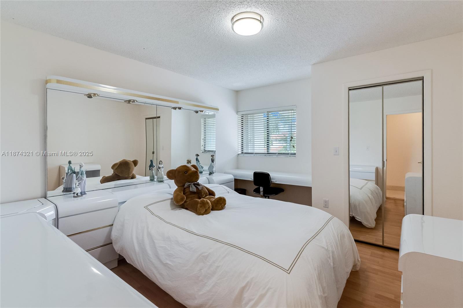ARI SANDOR MANORS SUB - Residential