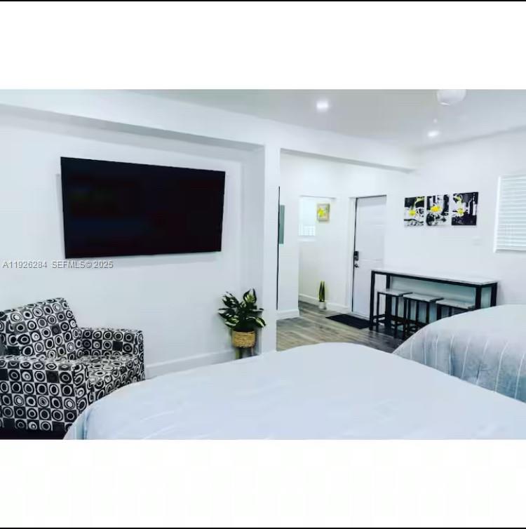 PALM PARK - Residential Lease