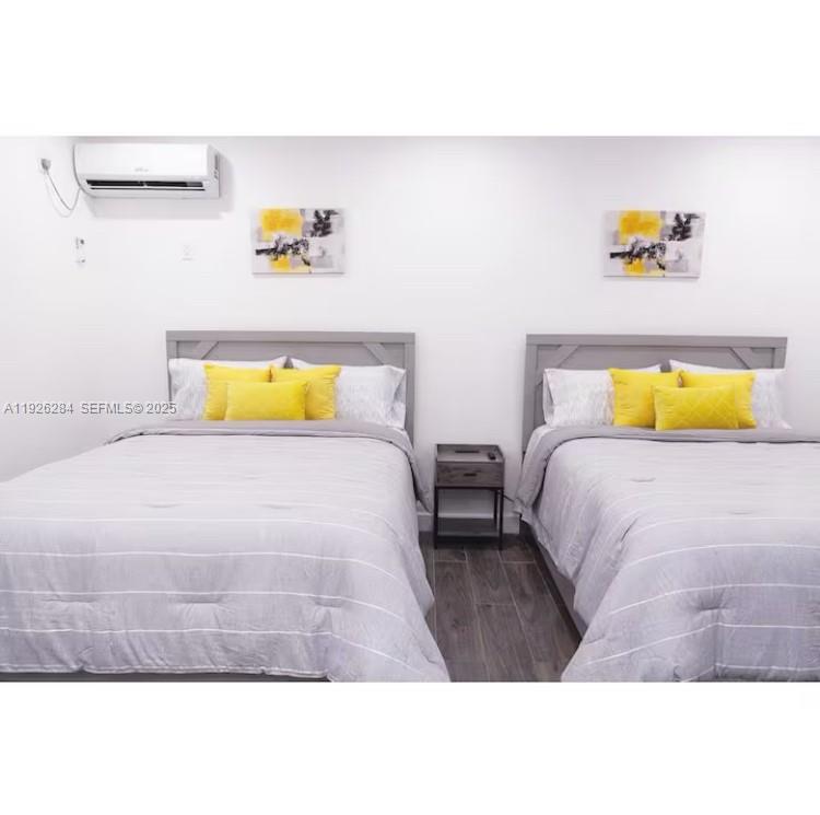 PALM PARK - Residential Lease