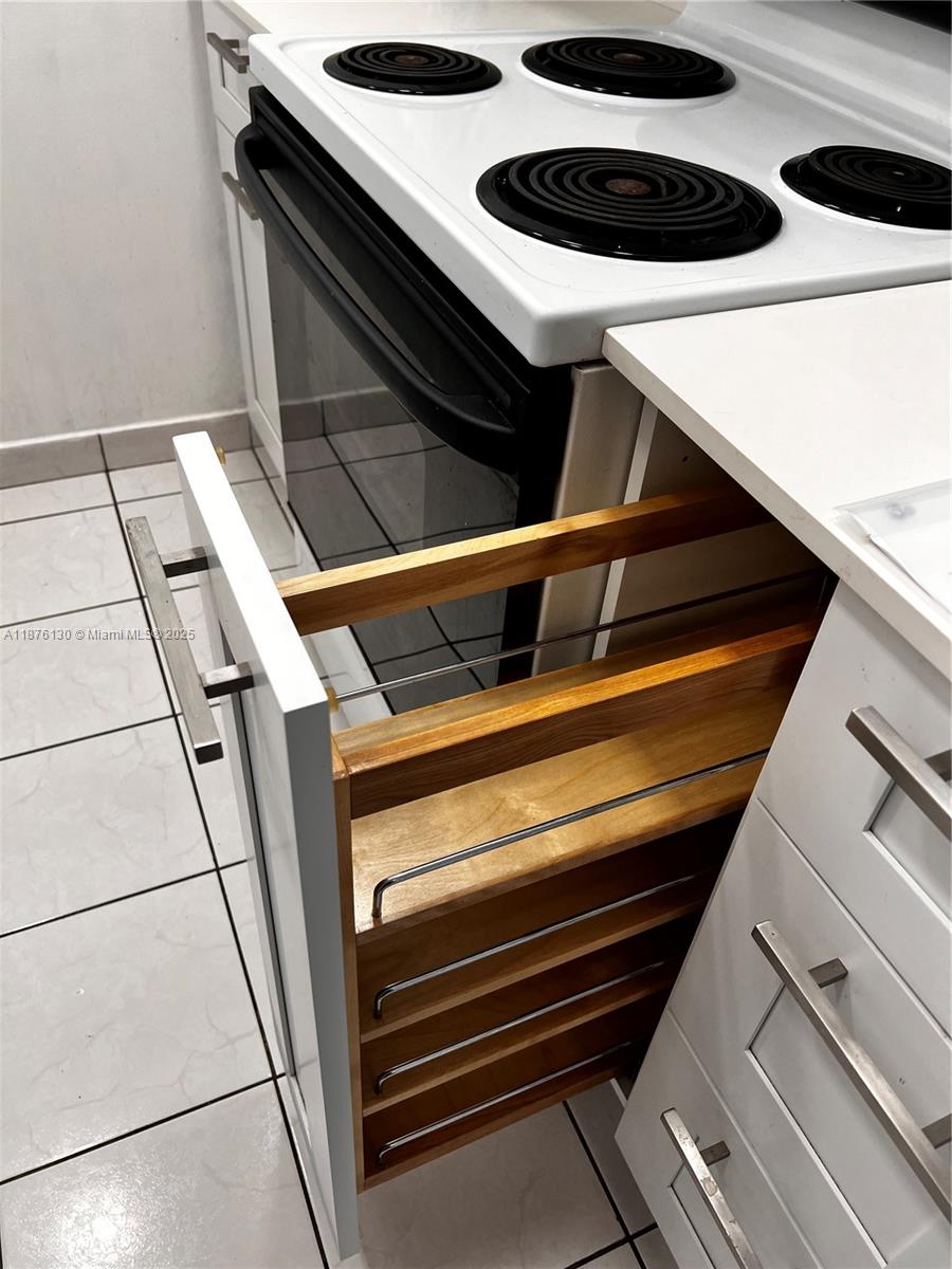 WARRENTON HOUSE CONDO - Residential