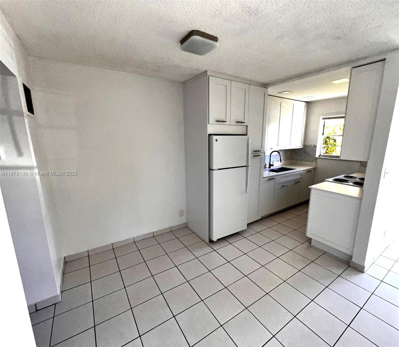 WARRENTON HOUSE CONDO - Residential