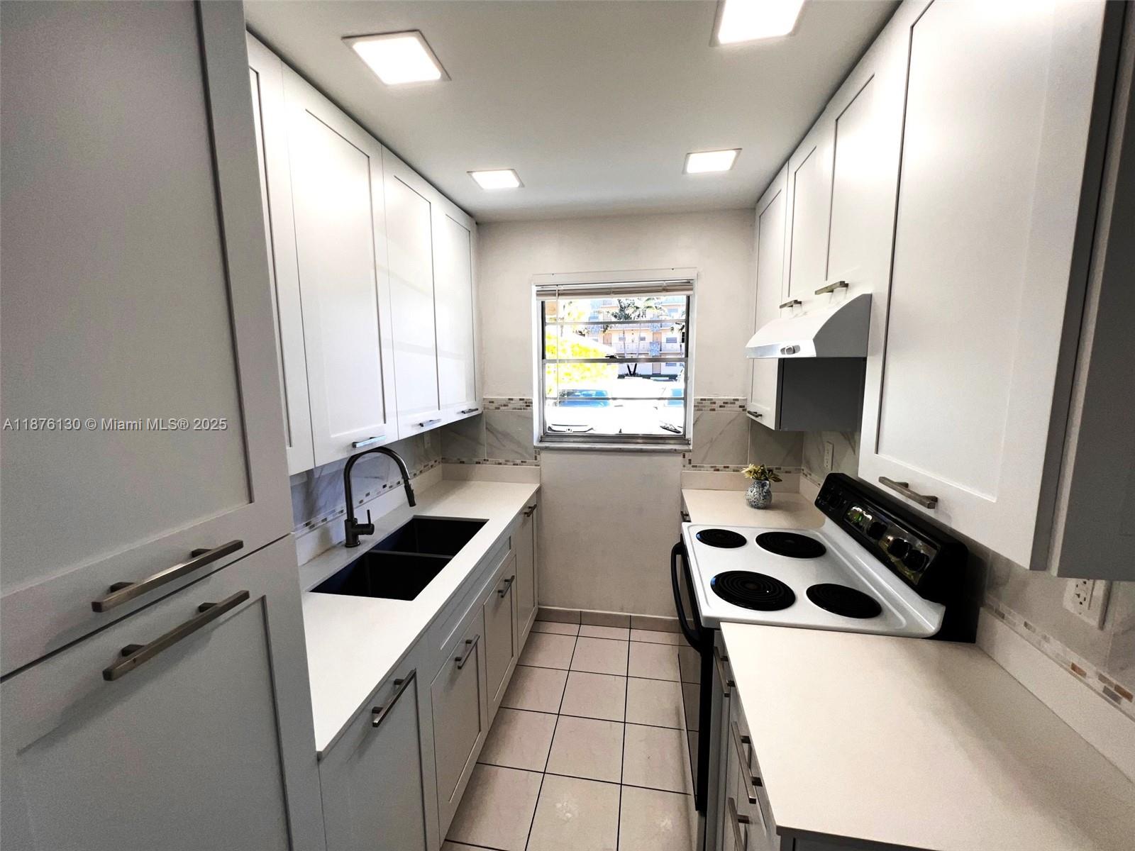 WARRENTON HOUSE CONDO - Residential