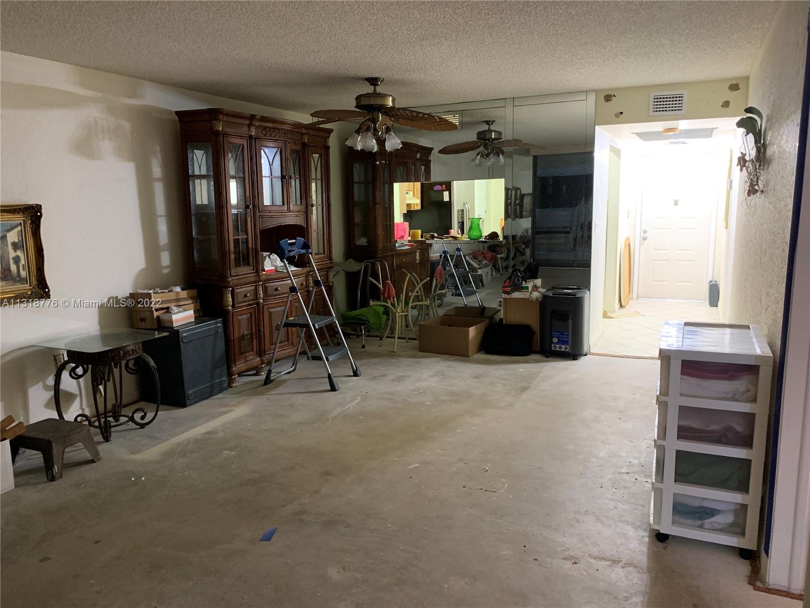 Great unit to make your own in the desirable neighborhood of Colony Point.
