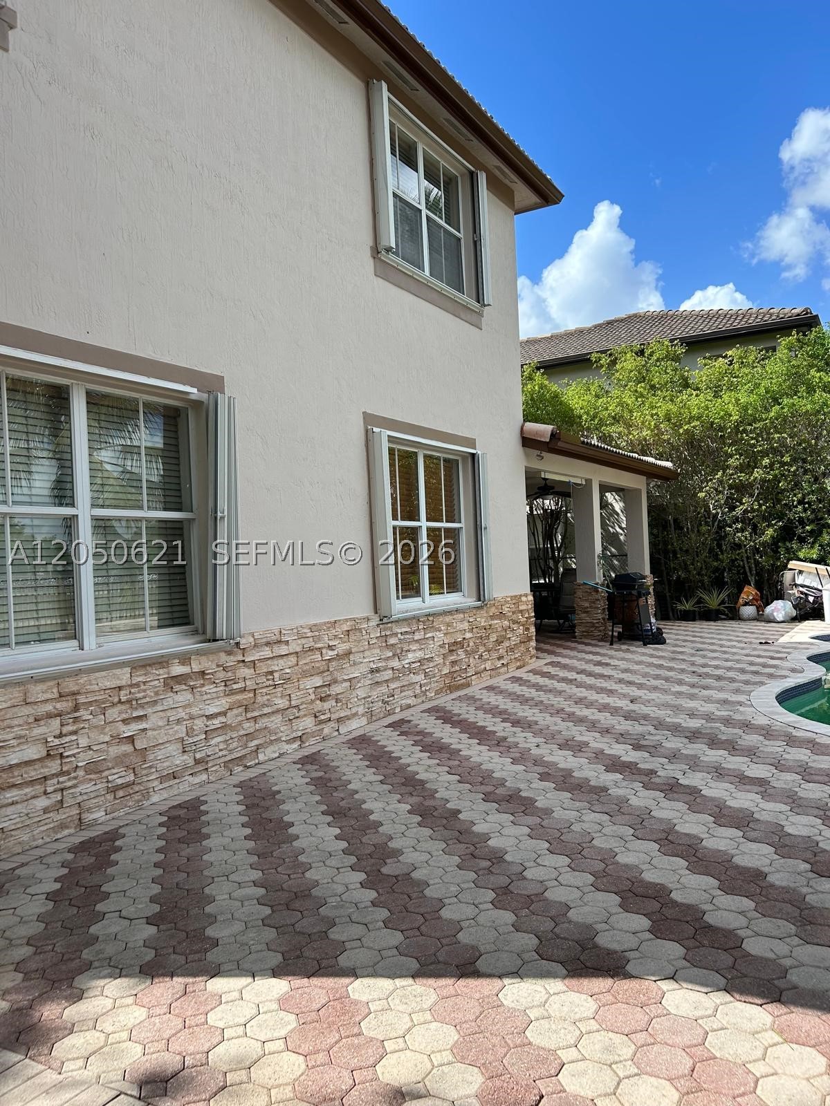 A B AT TAMIAMI TRAIL PHAS - Residential