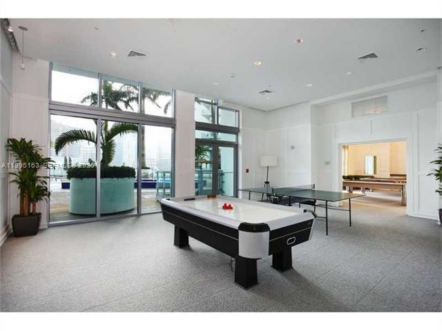 THE IVY CONDO - Residential