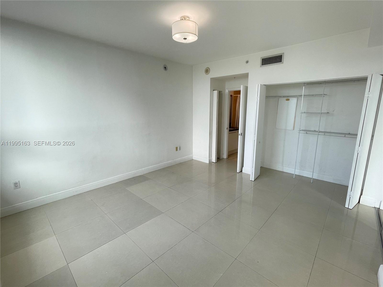 THE IVY CONDO - Residential