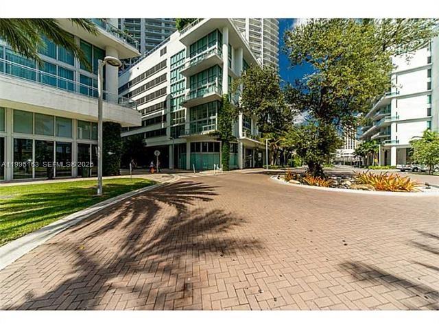 THE IVY CONDO - Residential