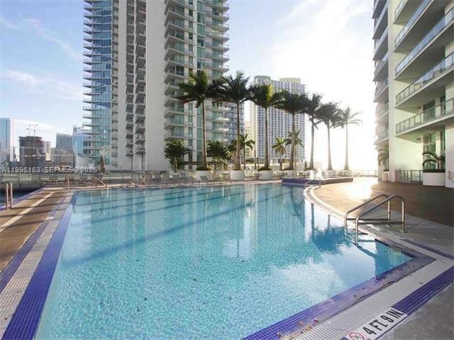 THE IVY CONDO - Residential
