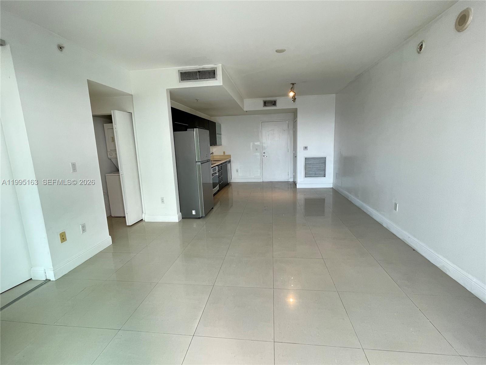 THE IVY CONDO - Residential