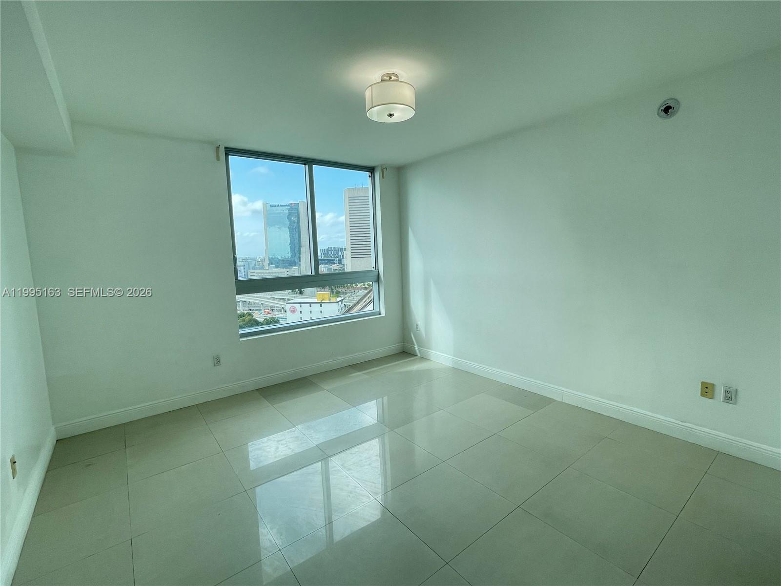 THE IVY CONDO - Residential