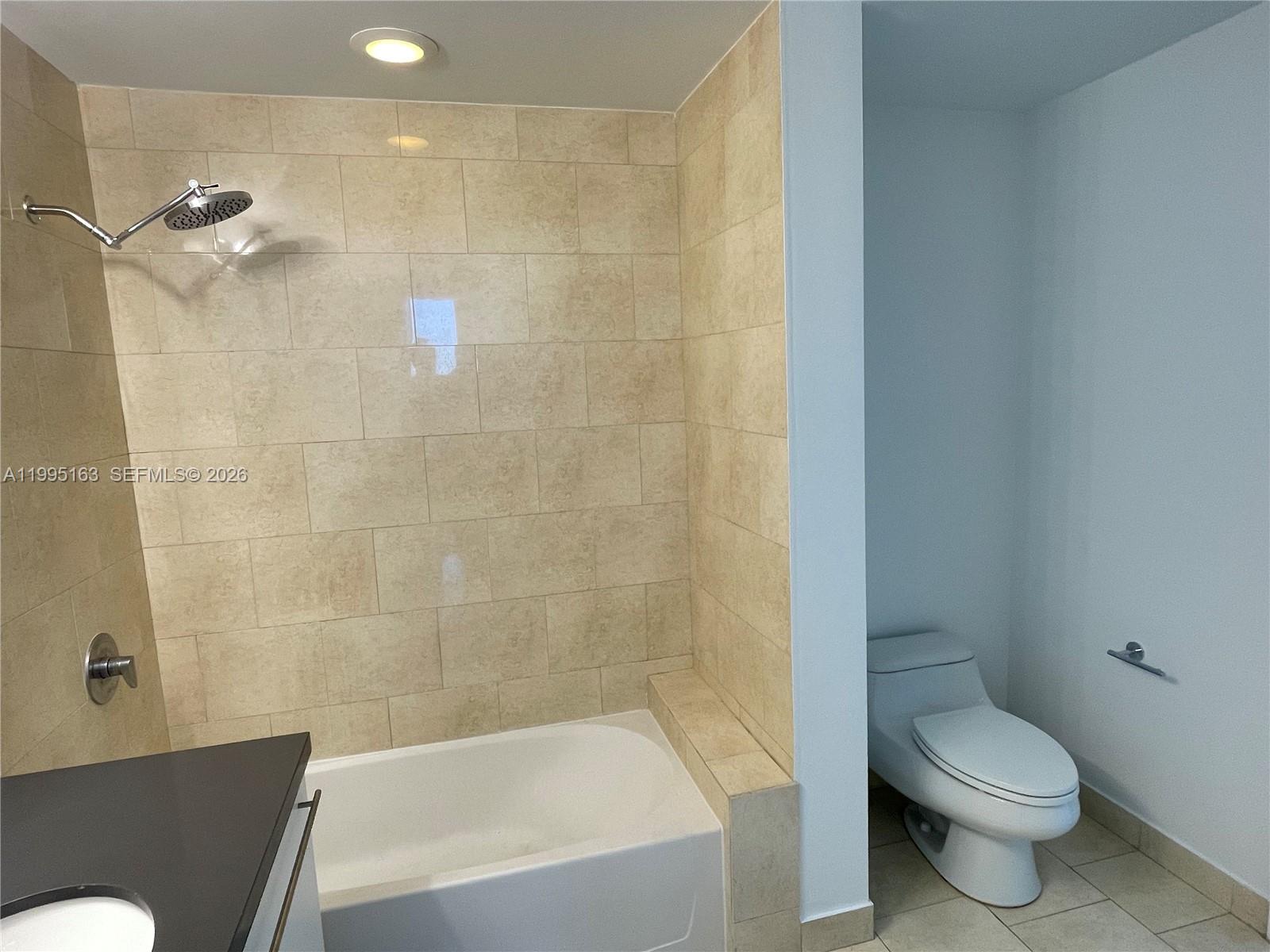 THE IVY CONDO - Residential