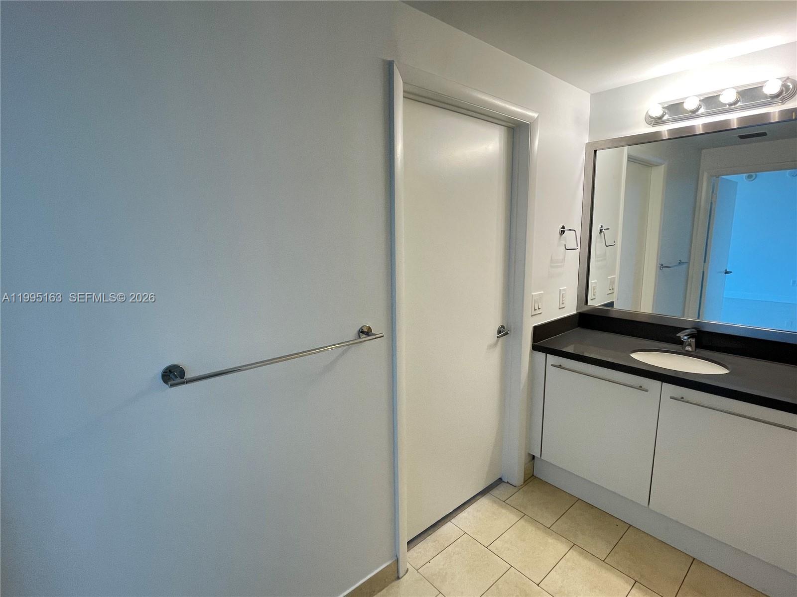 THE IVY CONDO - Residential