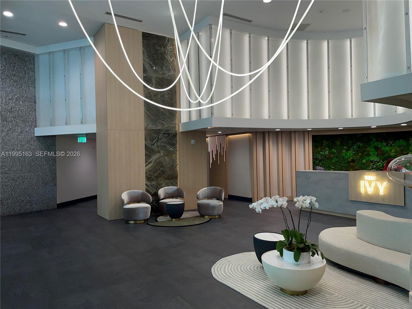THE IVY CONDO - Residential