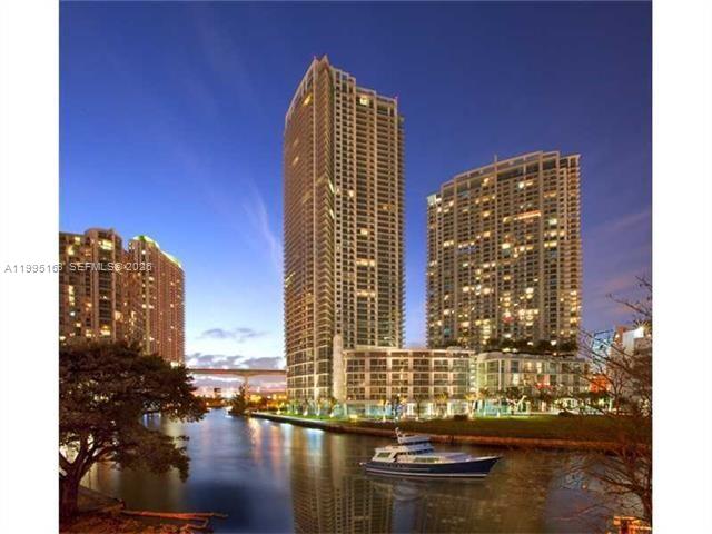 THE IVY CONDO - Residential