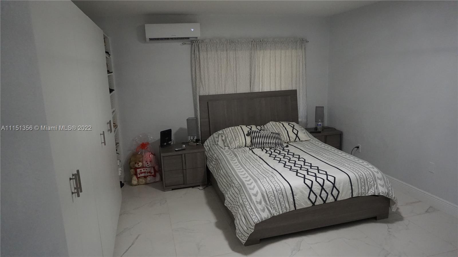 DEVON-AIRE VILLAS SEC 3 - Residential