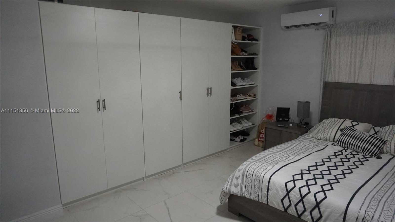 DEVON-AIRE VILLAS SEC 3 - Residential