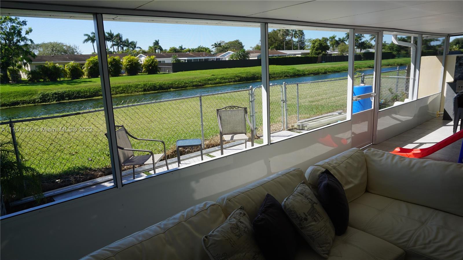 DEVON-AIRE VILLAS SEC 3 - Residential