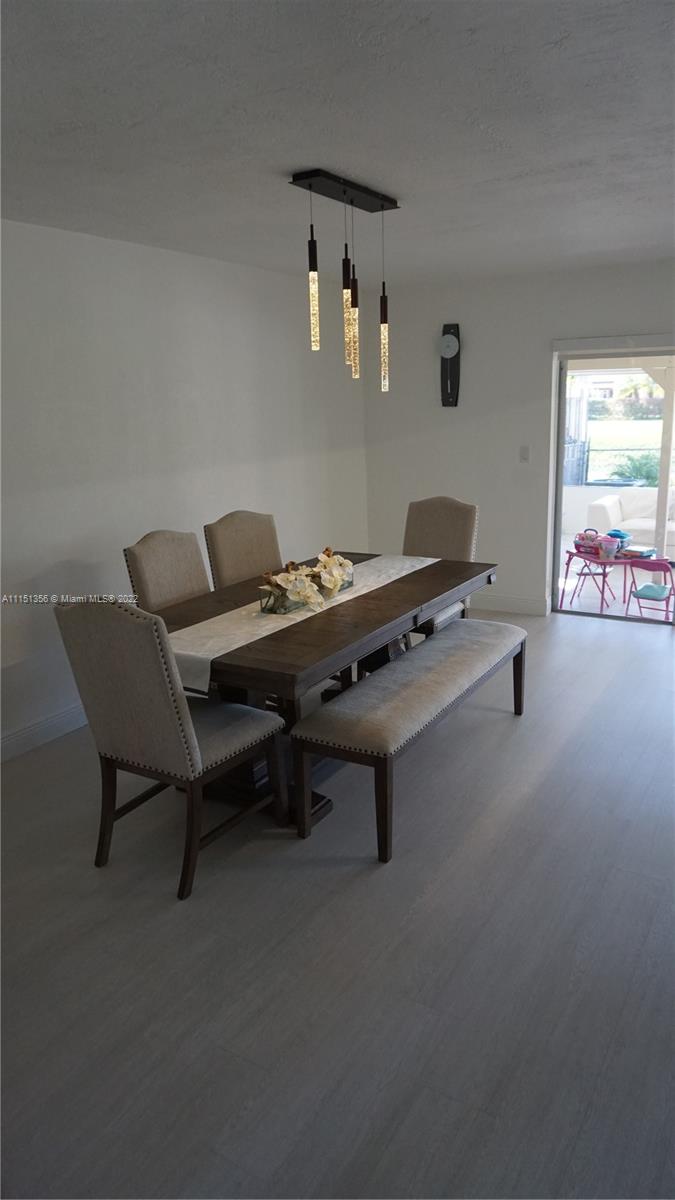 DEVON-AIRE VILLAS SEC 3 - Residential