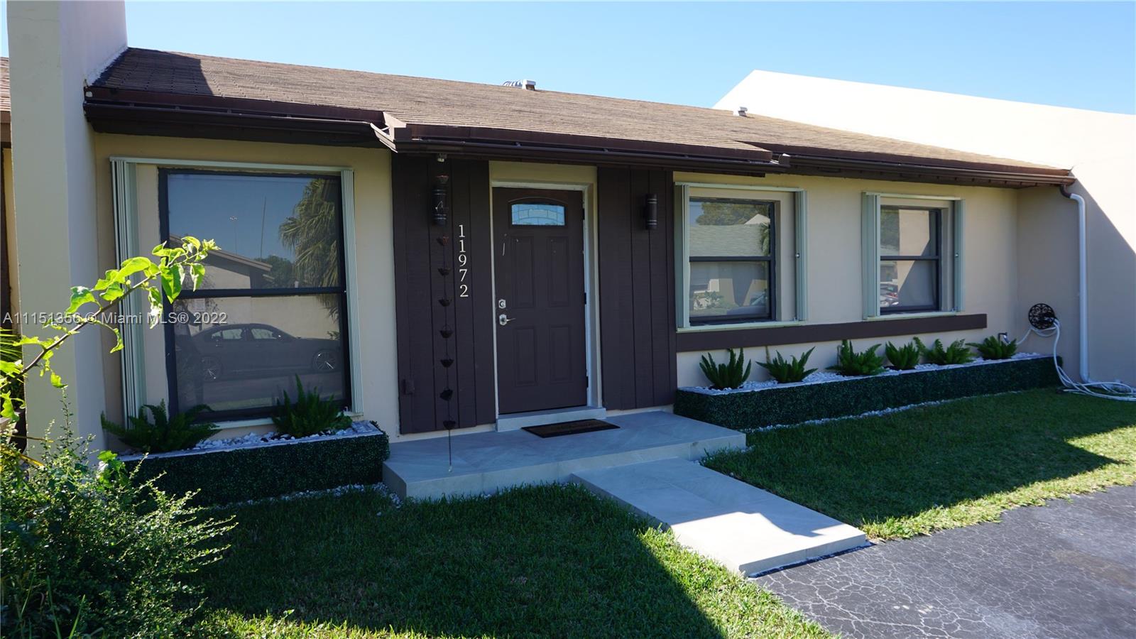 DEVON-AIRE VILLAS SEC 3 - Residential