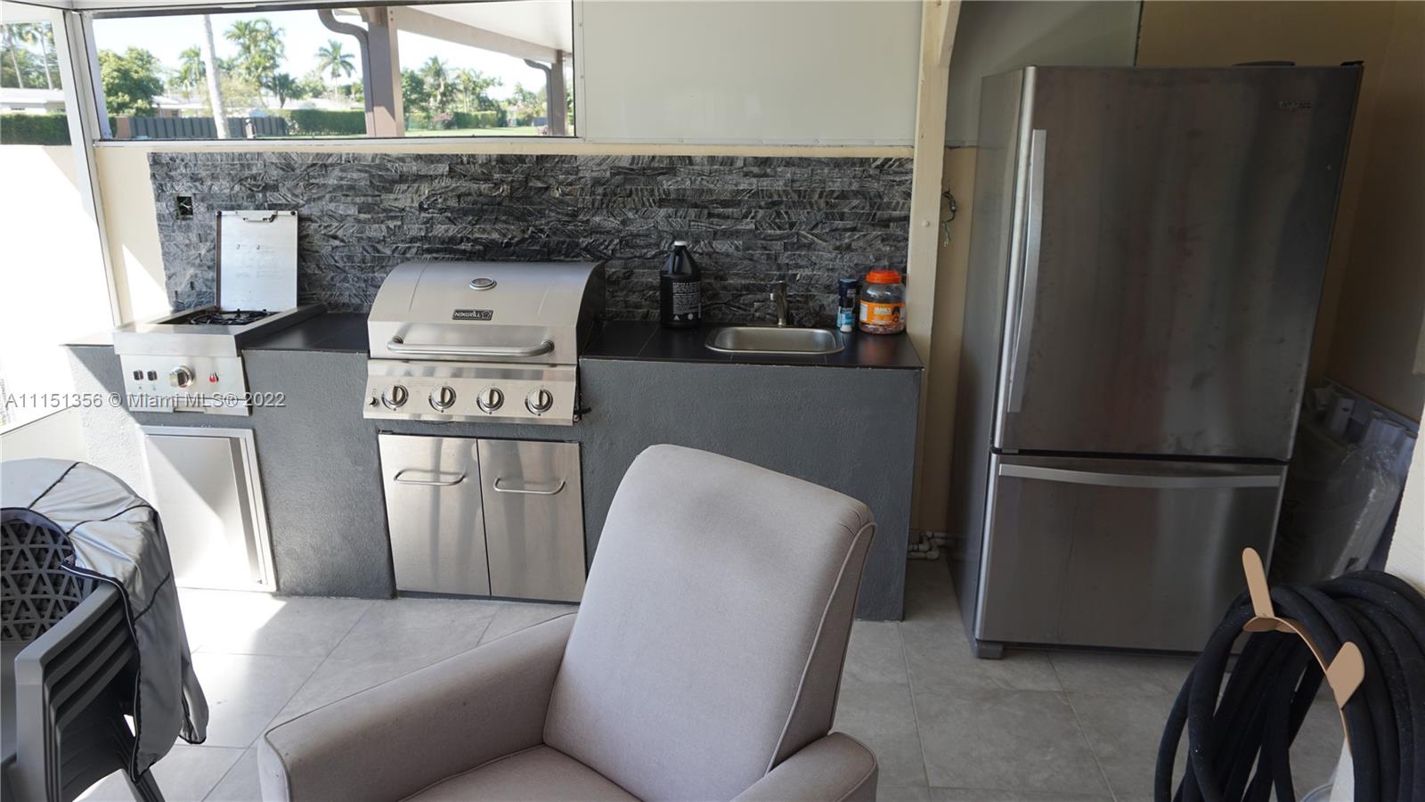 DEVON-AIRE VILLAS SEC 3 - Residential