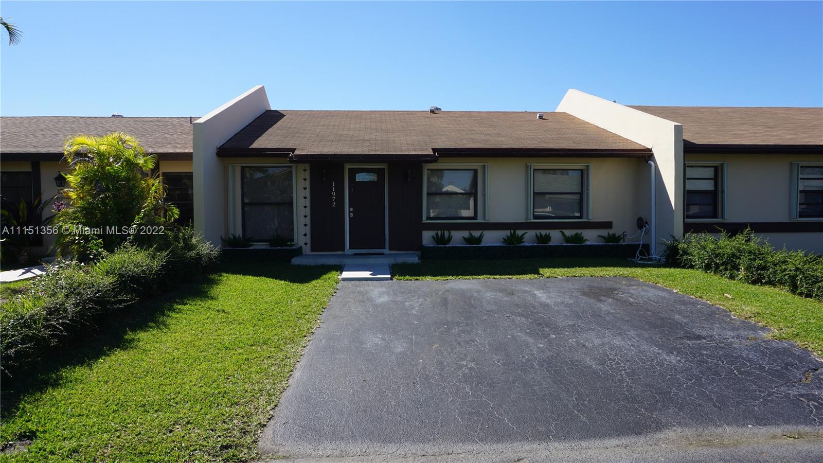 DEVON-AIRE VILLAS SEC 3 - Residential