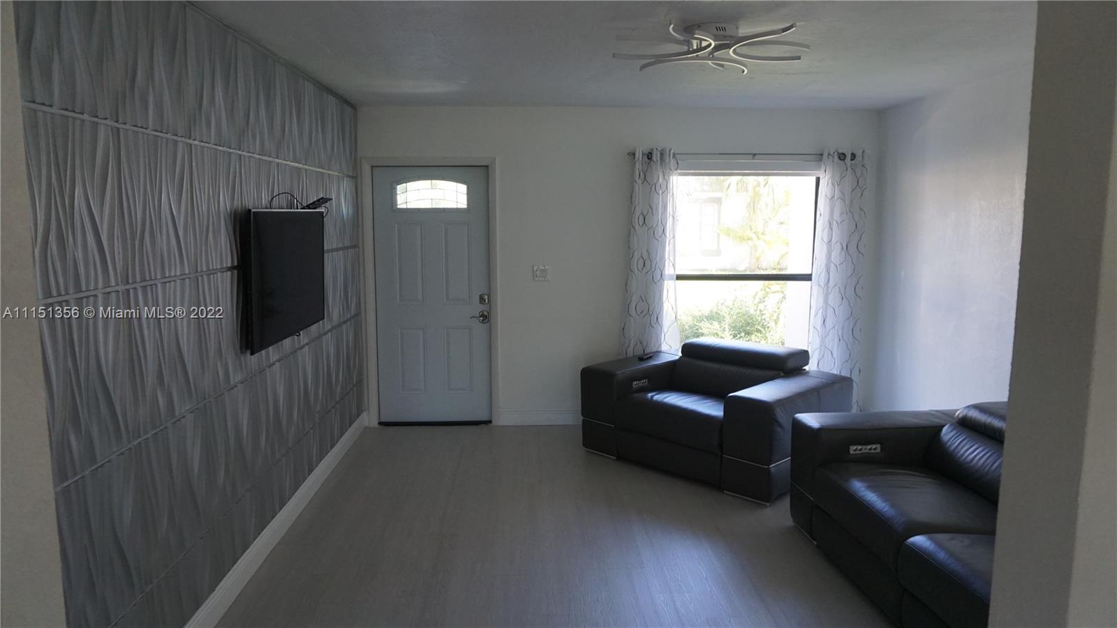 DEVON-AIRE VILLAS SEC 3 - Residential
