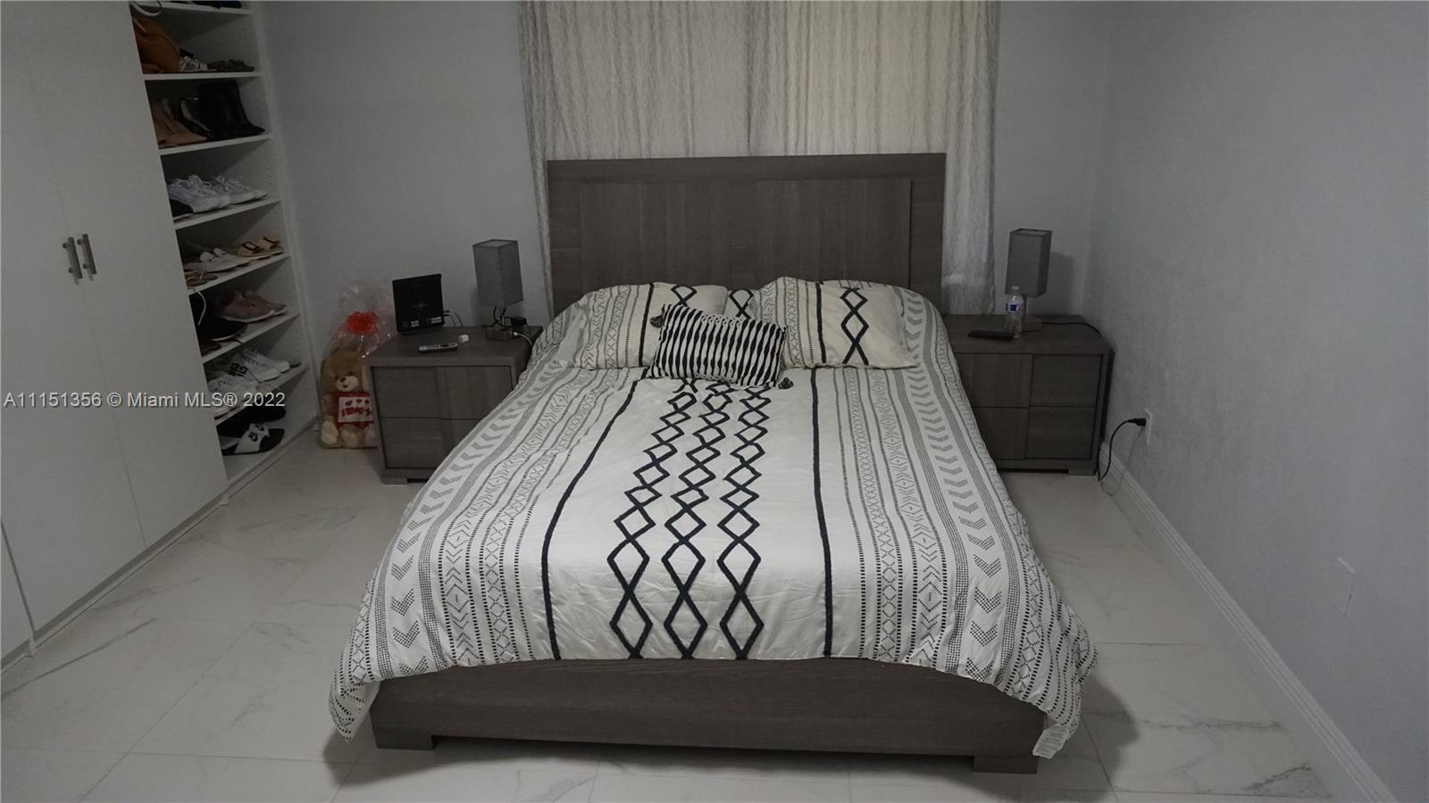 DEVON-AIRE VILLAS SEC 3 - Residential