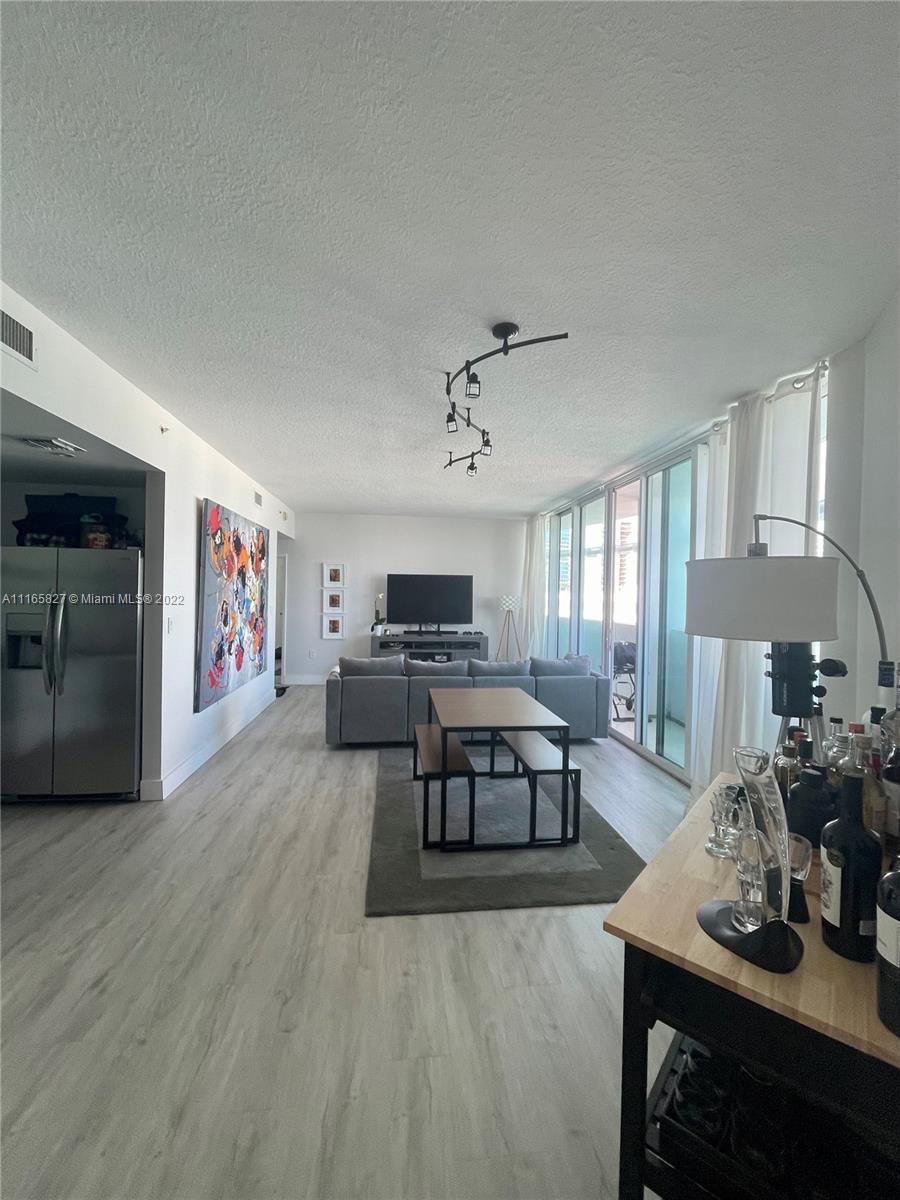 REGATTA AT INDIAN CREEK - Residential Lease