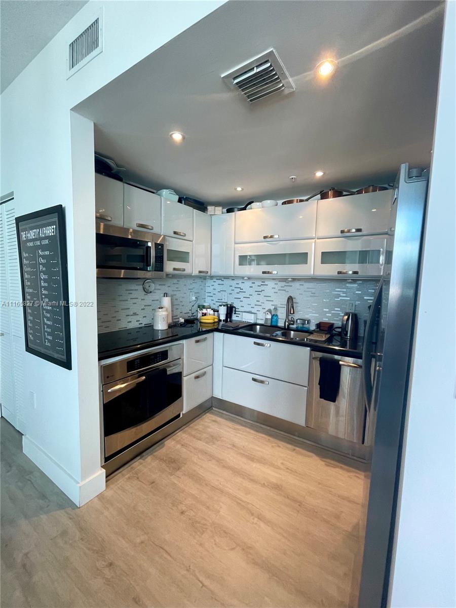REGATTA AT INDIAN CREEK - Residential Lease